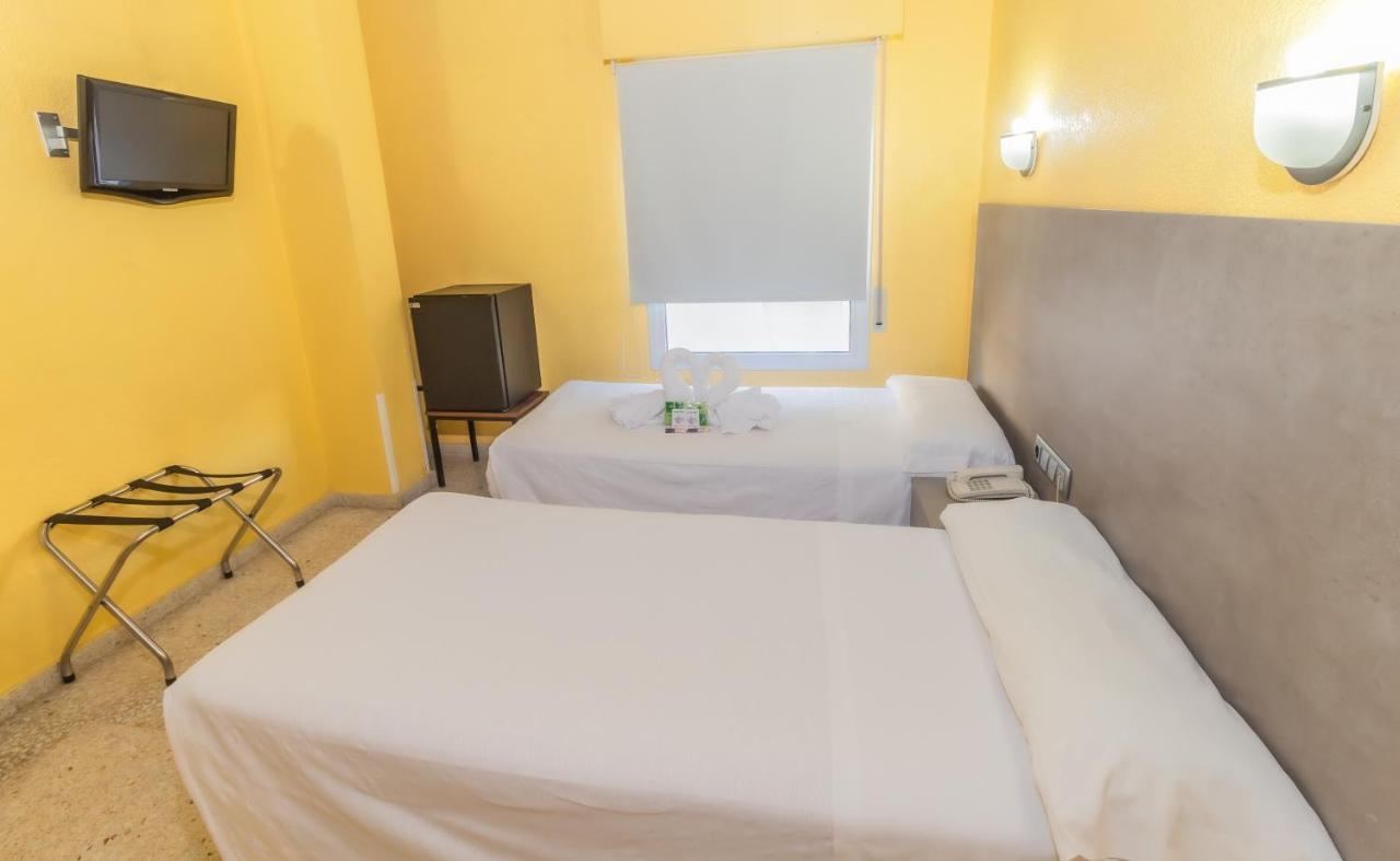 Hotel Universal Мурсия Екстериор снимка