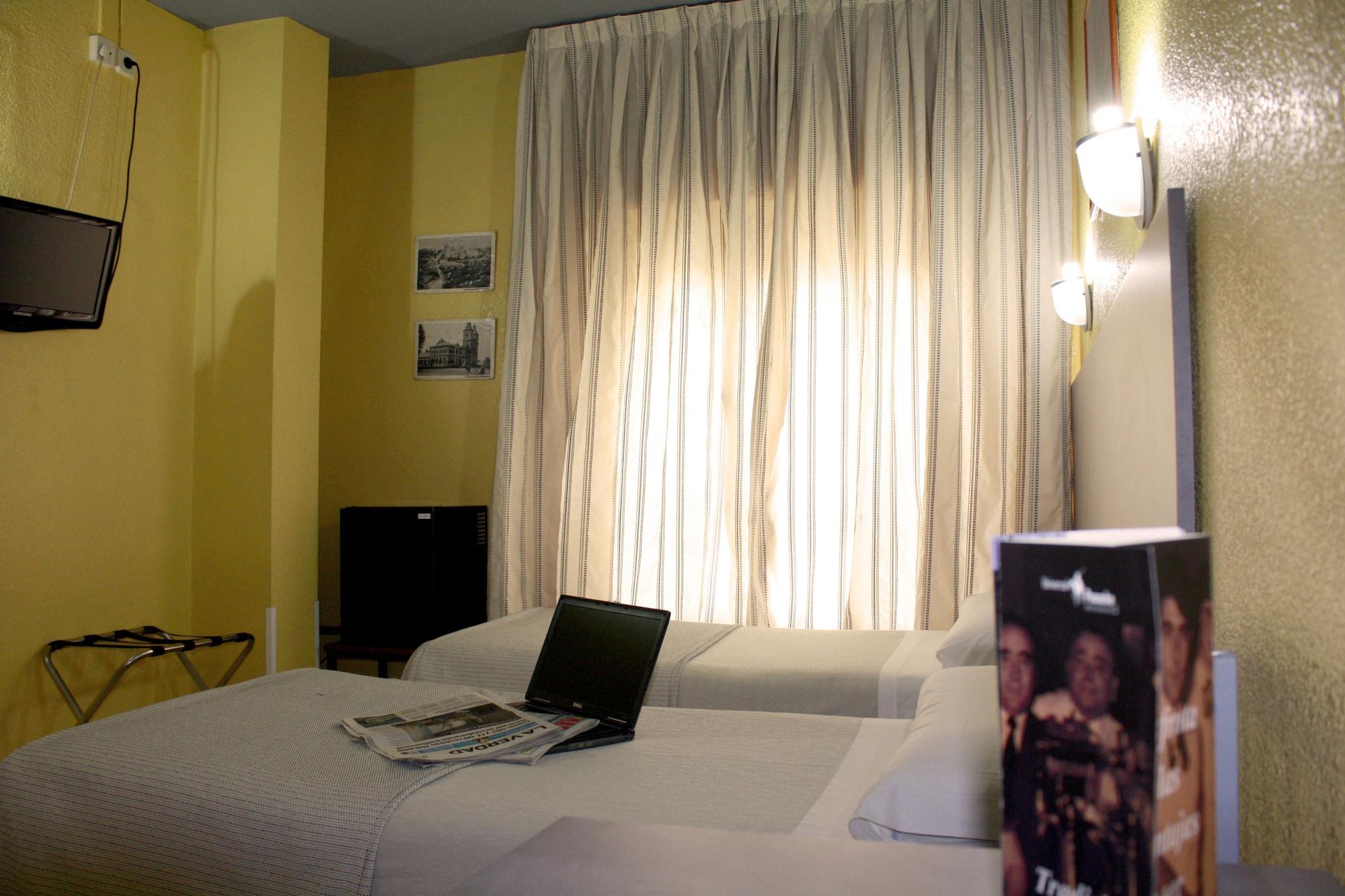 Hotel Universal Мурсия Екстериор снимка