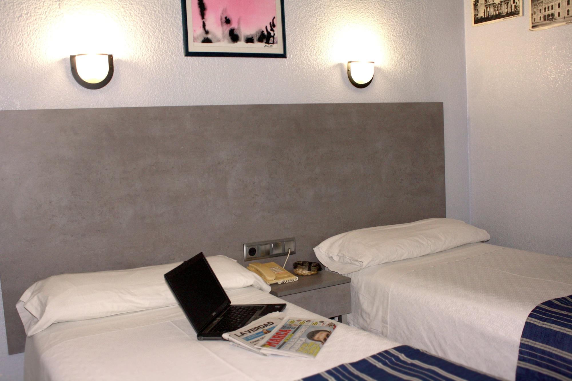 Hotel Universal Мурсия Екстериор снимка