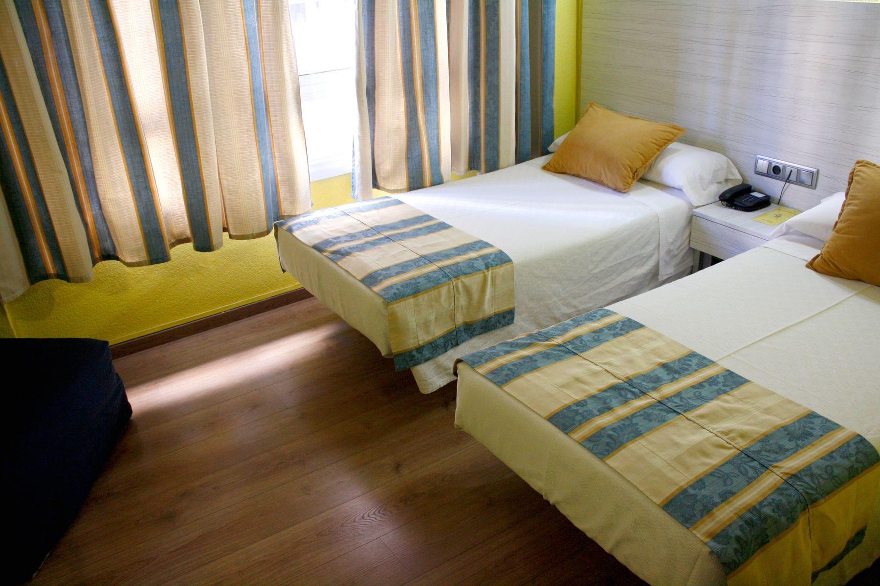 Hotel Universal Мурсия Екстериор снимка